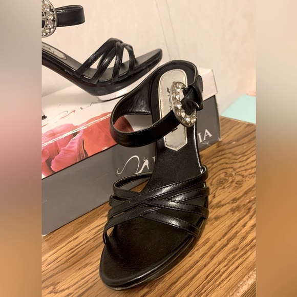 Women shoes sz 5.5 - Picture 1 of 3